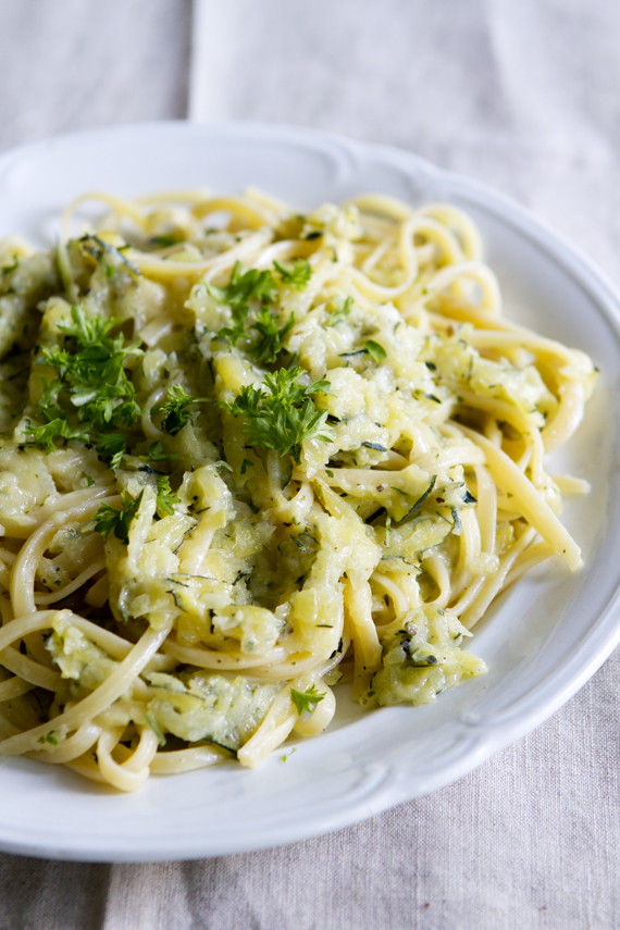 Bästa tillbehöret: Krämig pastasås med zucchini! – Vegoriket